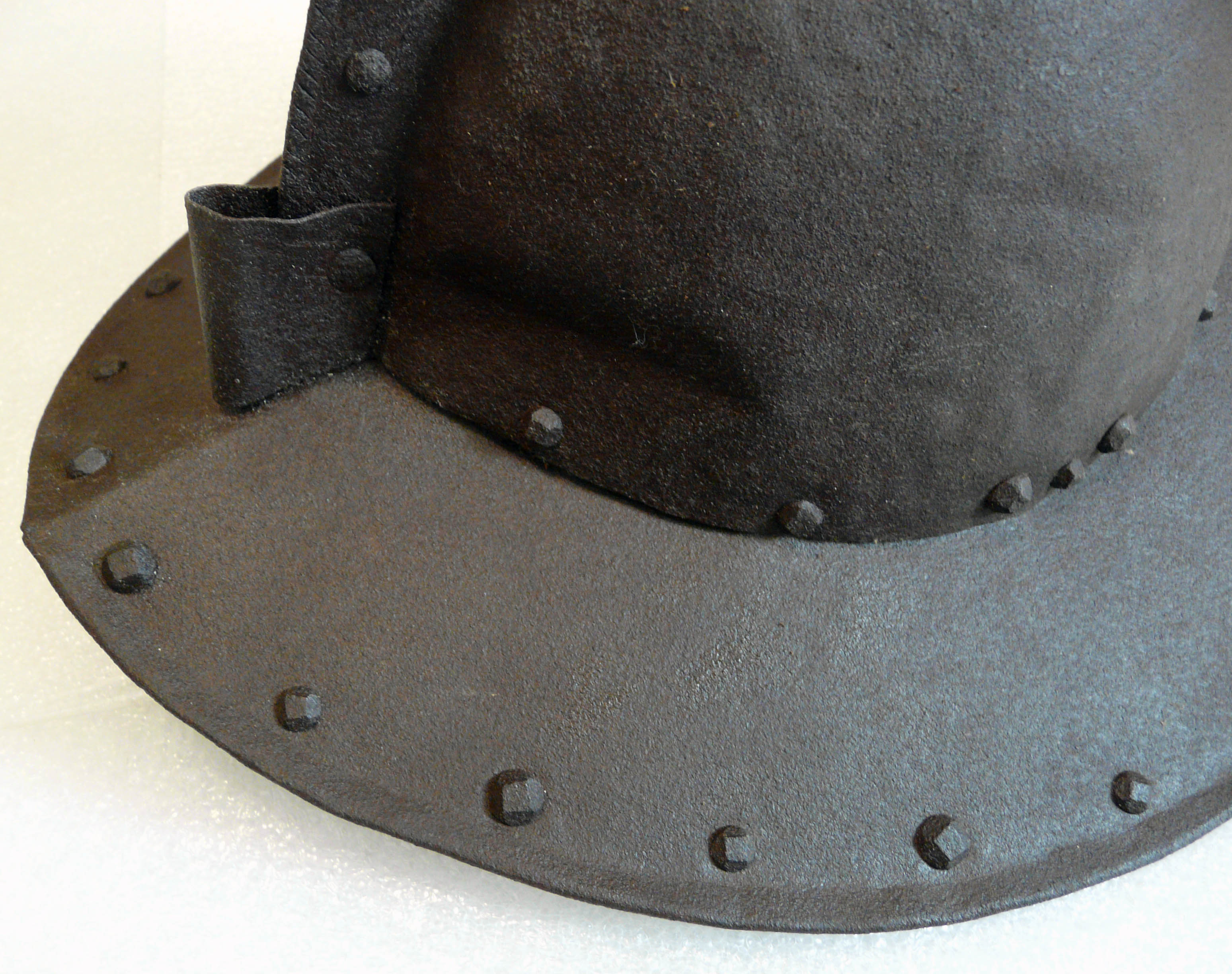 An Antique Comb Morian Helmet, the continental helmet is made of steel and has hand forged rivets. - Image 4 of 7