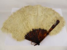 An Early 20th Century Lady's Tortoiseshell & Emu Feather Fan, approx 46 x 35 cms