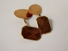 A Pair of Gentleman's Vintage 9 ct Rose Gold Cuff Links, having oval backs with square engine-turned