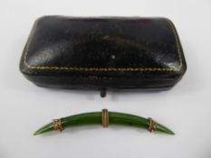 An Antique 9 ct Gold and Green Jade Brooch, approx 60 mm.