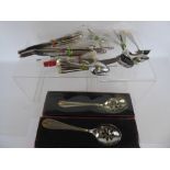 Villeroy & Bosch Stainless Steel and Gold Metal Cutlery Set, including six large knives, eight steak