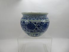 A Chinese Blue and White Planter, approx 25 x 21 cms, six Chinese blue and white plates approx 28