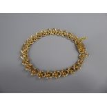 A Lady's 18ct Yellow Gold Heart Bracelet, approx 20 cms, 15.6 gms.