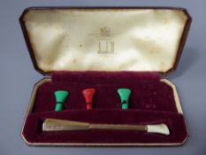 A Vintage Dunhill 9ct Gold Cigarette Holder. The holder having three additional mouth pieces and