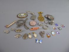 A Quantity of Silver, including an 18ct gold pencil a silver thimble, silver pendant, silver and