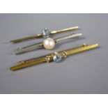 A Collection of Brooches, including a 9ct gold and aquamarine, aqua approx 7 x 5 mm and approx 2