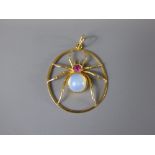 An 18 ct Yellow Gold Moonstone and Ruby Spider Pendant, ruby approx 4 x 4 mm moonstone approx 9 x