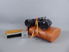 A Gentleman's Lot, incl. Field Binoculars 7 x 50 Consul in the original leather case, another pair