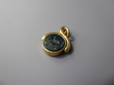 An Antique 18 ct Gold (tested) Bloodstone and Cornelian Double Sided Fob, approx 13 gms.