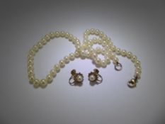 A Vintage Cultured Pearl Necklace, 9 ct gold clasp. The pearls approx 5 mm, approx 44 cms long,