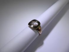 An Antique 9ct (tested)Rose Gold and Enamel Georgian Mourning Ring, the ring inscribed 18th March