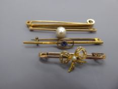 Four Antique Stock Pins, including a pearl bar brooch, pearl approx 7.25 mm, sapphire brooch