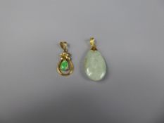 A 14ct Yellow Gold and Apple Green Jade Pendant, the pendant weight approx 1.6 gms, jade approx 9