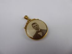 An Antique 18ct Yellow Gold (tested) Double Portrait Locket, approx 4.6 gms.