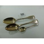 PAIR OF HALL MARKED, VICTORIAN TABLE SPOONS & 1 X TEA SPOON 169.13 GRAMS