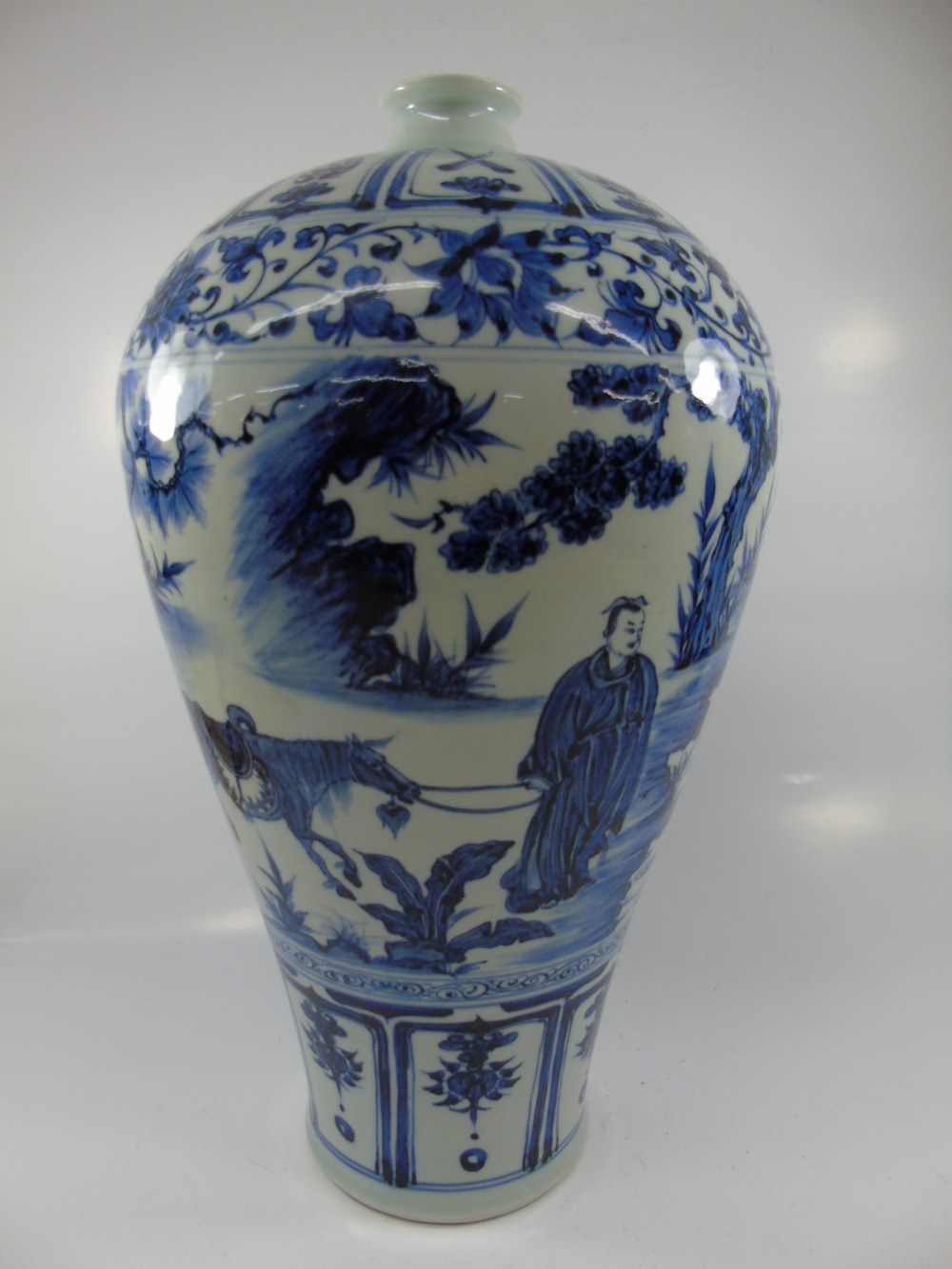 LARGE ORIENTAL BLUE & WHITE VASE - Image 2 of 2