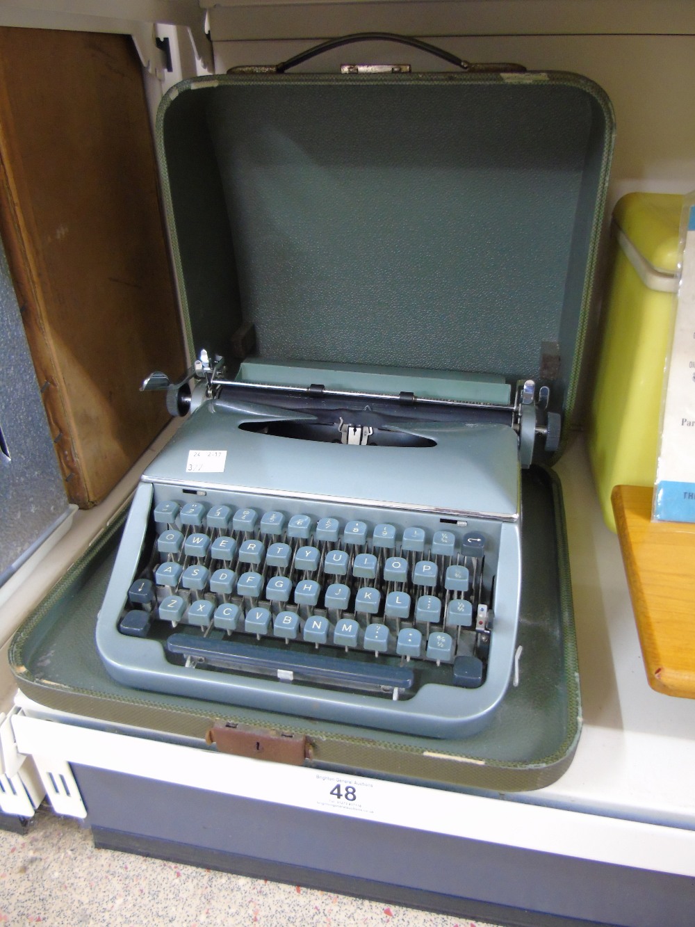 PORTABLE 'BLUE BIRD' TYPEWRITER