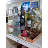 7 BOTTLES OF ALCOHOL INCLUDING 2 VODKA + BAR ACCESSORIES