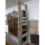 VINTAGE STEPLADDER