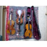 2 VIOLINS, 1 VIOLIN IN CASE + SMALL RUG