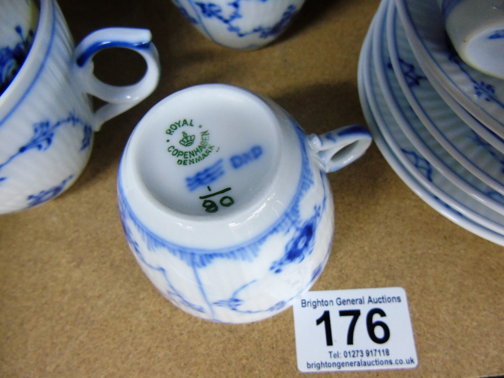 QUANTITY OF COPENHAGEN BLUE & WHITE CHINA