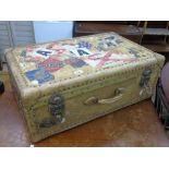 VINTAGE TRAVELLING SUITCASE