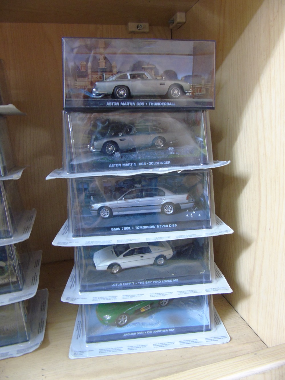 10 BOXED VEHICLES INCLUDING JAMES BOND 007 - Image 4 of 5