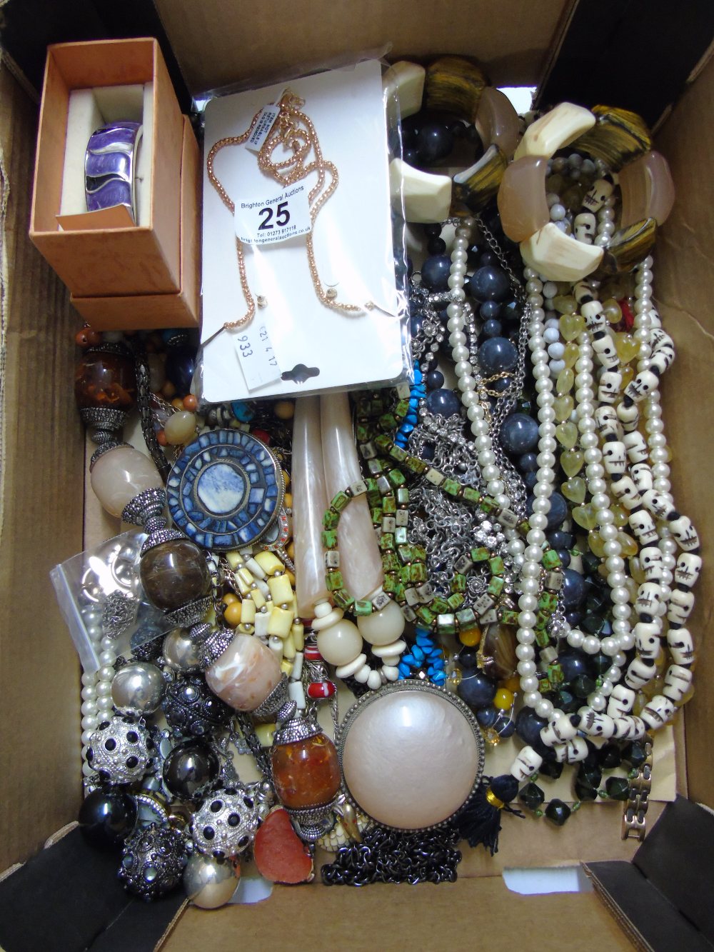 QUANTITY OF COSTUME JEWELLERY - Image 3 of 3