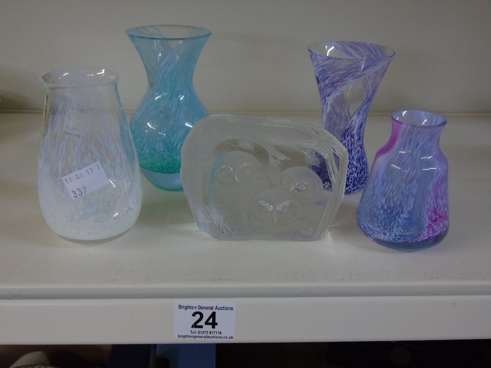 4 X CAITHNESS VASES & DARTINGTON GLASS PAPERWEIGHT