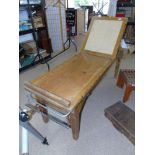 ADJUSTABLE WOODEN VINTAGE EXAMINATION COUCH