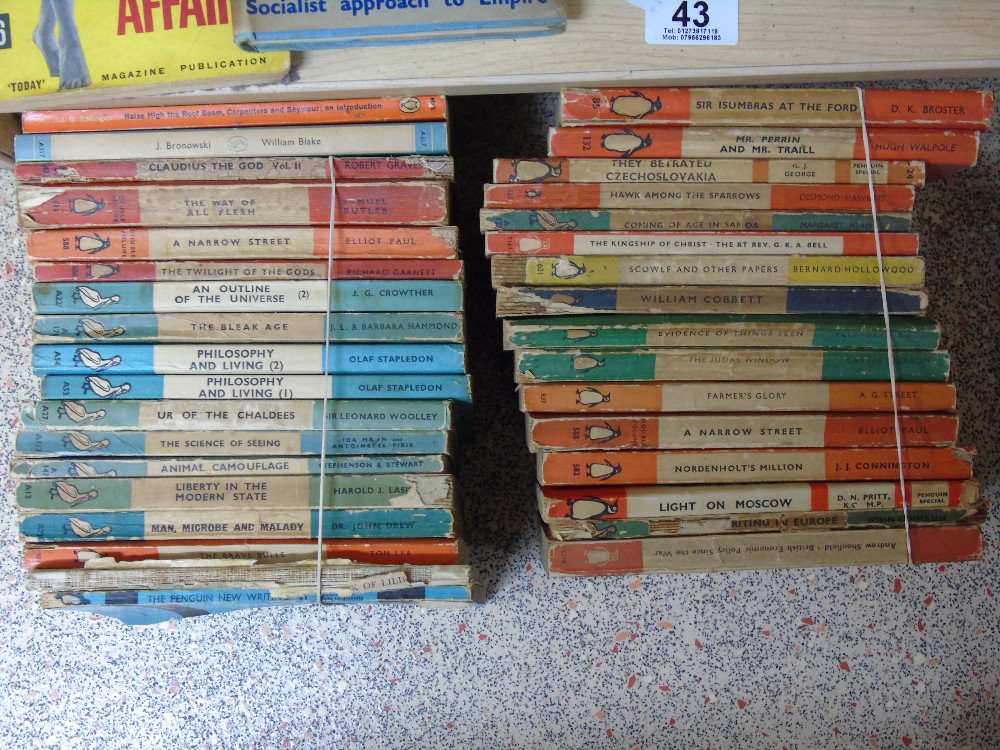 QUANTITY OF VINTAGE BOOKS INCLUDING 1 ST EDITION PENGUINS - Image 3 of 3