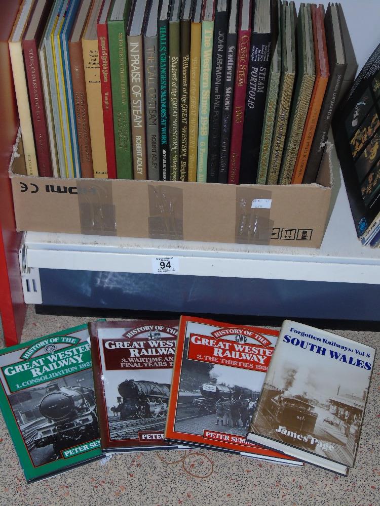 QUANTITY OF BOOKS RELATING TO TRAINS