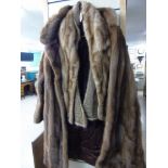 LADIES VINTAGE FUR COAT & STOLE