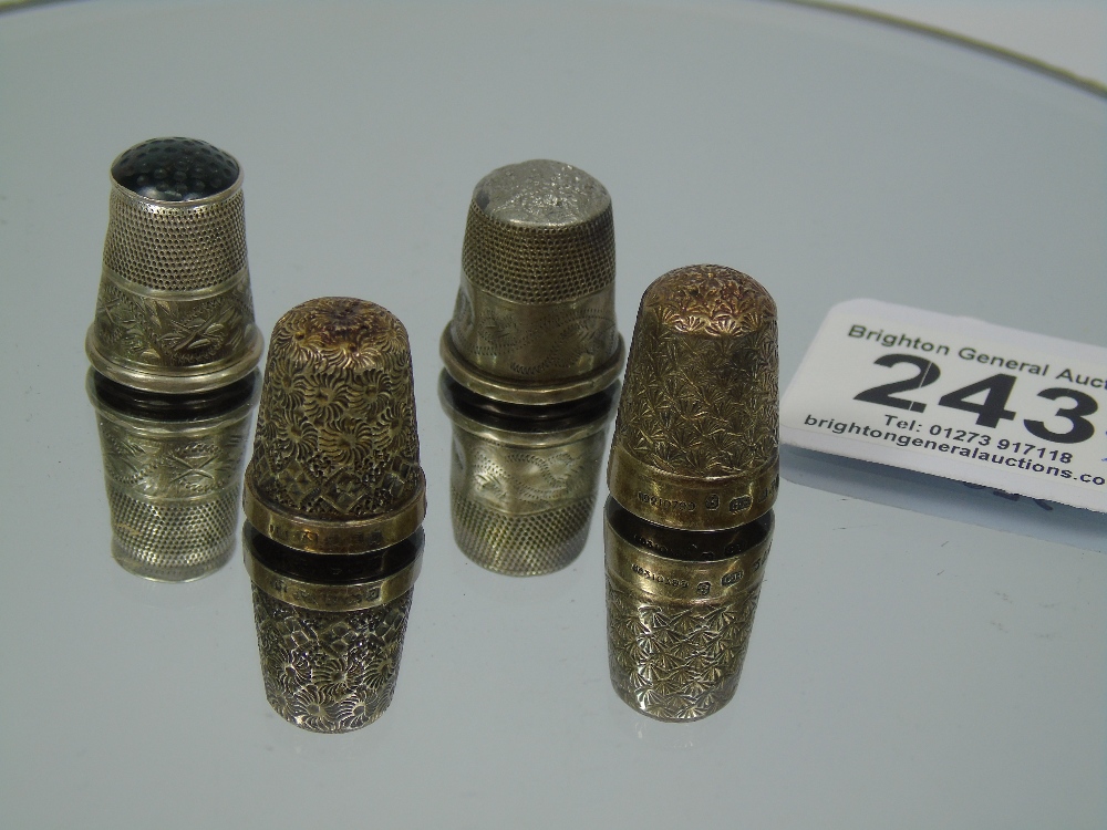 2 HALL MARKED SILVER THIMBLES INCLUDING A CHARLES HORNER AND 2 OTHERS