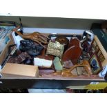 MIXED LOT INCLUDING HAND CARVED WOODEN ANIMALS