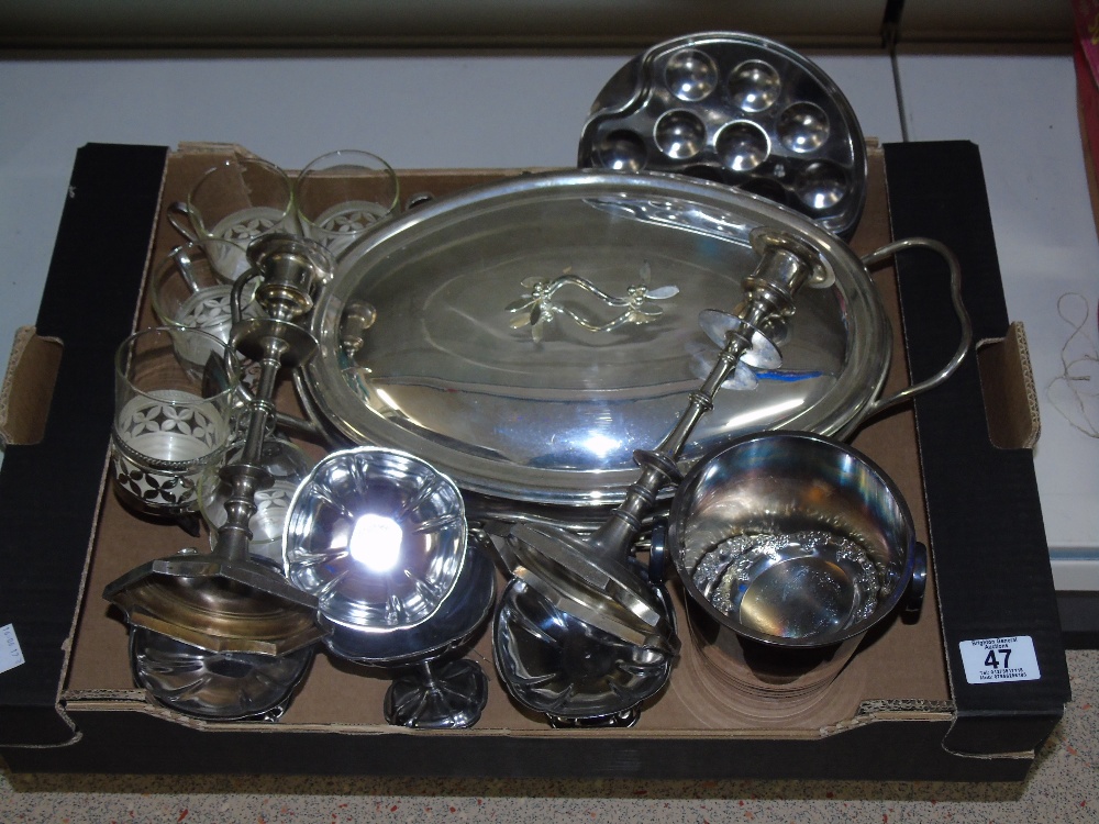 QUANTITY OF PLATED WARE INCLUDING CANDLESTICKS & SERVING DISH