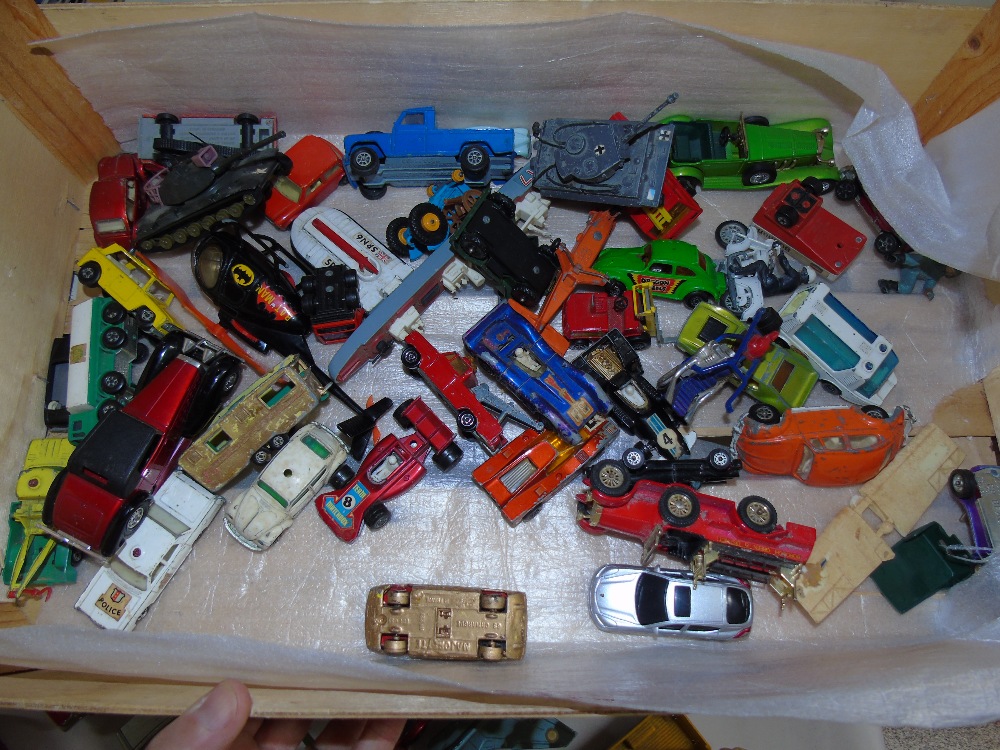 QUANTITY OF TOY AND MODEL VEHICLES INCLUDING CORGI AND DINKY - Image 2 of 3