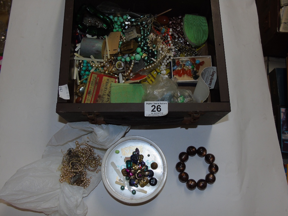 MIXED BOX, MAINLY COSTUME JEWELLERY