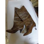 PAIR OF LADIES CROCODILE SKIN BOOTS MARKED US SIZE 7.5 = SIZE 5 UK