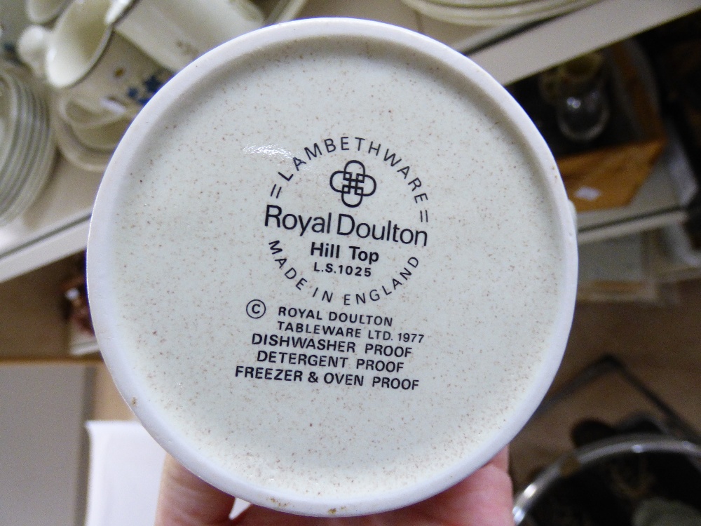 QUANTITY OF ROYAL DOULTON 'HILLTOP' CHINA - Image 4 of 4