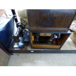 2 VINTAGE SINGER SEWING MACHINES IN ORIGINAL CASES