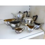 QUANTITY OF SILVER PLATED WARE INCLUDING COFFEE & TEA POTS