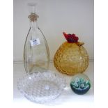 QUANTITY OF GLASS ITEMS INCLUDING A PAPERWEIGHT AND DECANTER