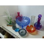 QUANTITY GLASS ITEMS INCLUDING BOWLS AND VASES