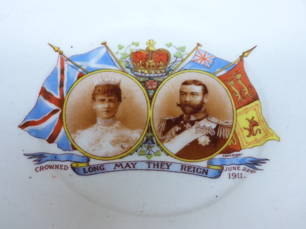 QUANTITY OF VINTAGE ROYAL COMMEMORATIVE WARE - Image 2 of 2