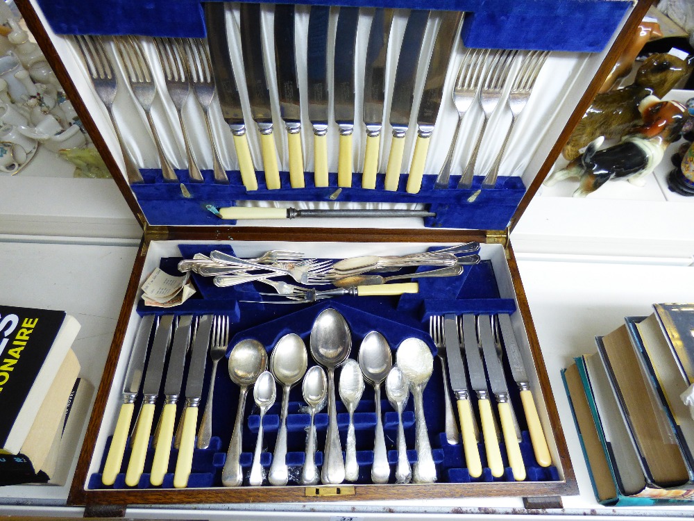 THOMAS TURNER & CO "RIVIERA" CANTEEN OF CUTLERY