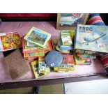 QUANTITY OF VINTAGE GAMES & JIGSAWS