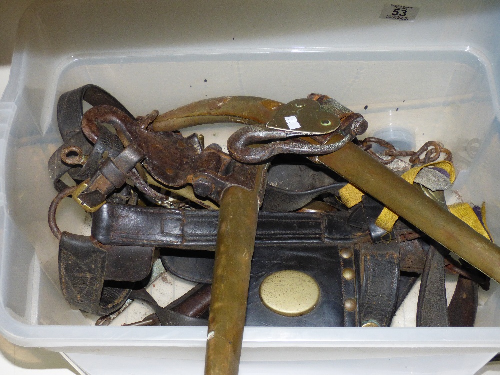 BOX OF VINTAGE HORSE EQUIPMENT, HAYNES & HARNESSES - Image 2 of 3