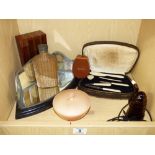 MIXED LOT INCLUDING MIRRORED DISPLAY STAND & HIP FLASK