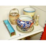 MIXED CERAMICS INCLUDING MAJOLICA